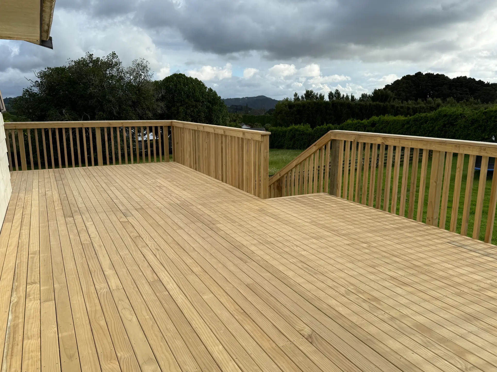 Glenbervie elevated timber deck extension