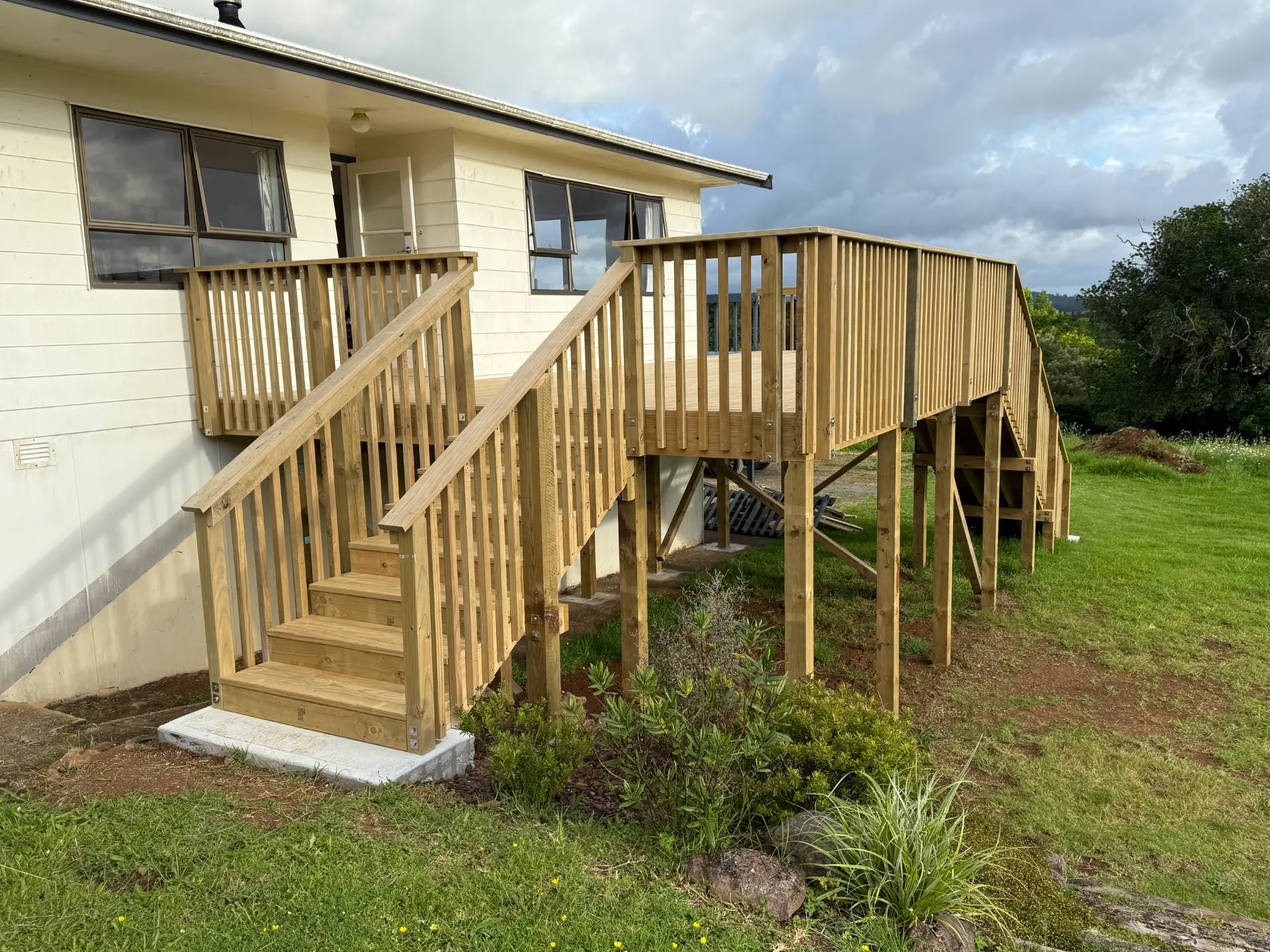 New deck with custom timber staircases